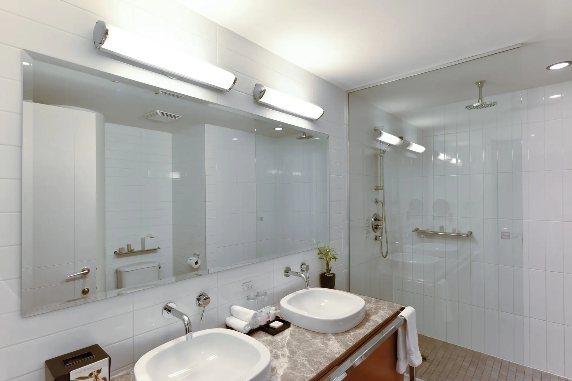 Osram LED Röhre 60 cm G13 6,6 W neutralweiß