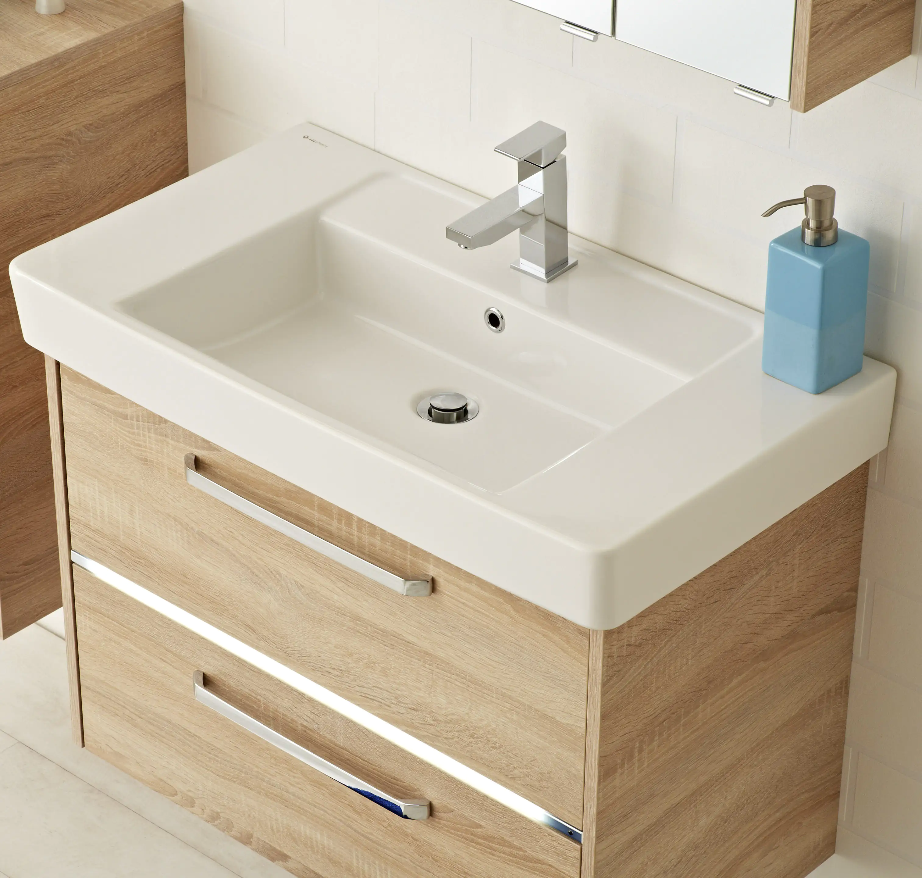 Primaster Badmöbelset Berlin eiche 80 cm Twin LED, Keramikwaschtisch