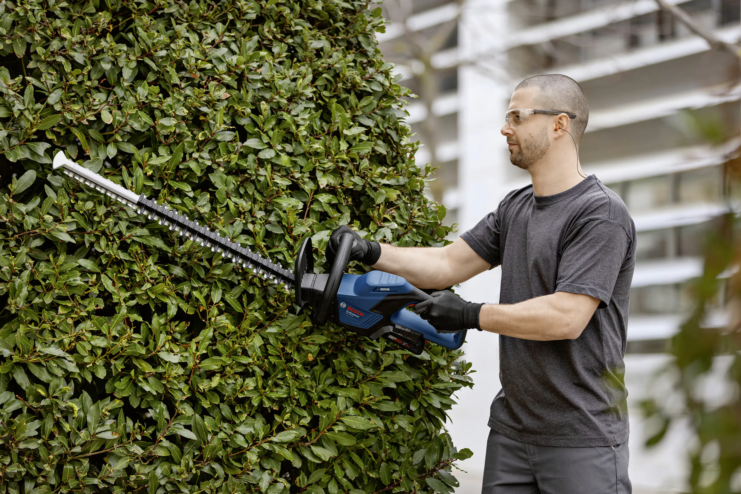 Bosch Professional Akku-Heckenschere GHE 18V-60 Solo