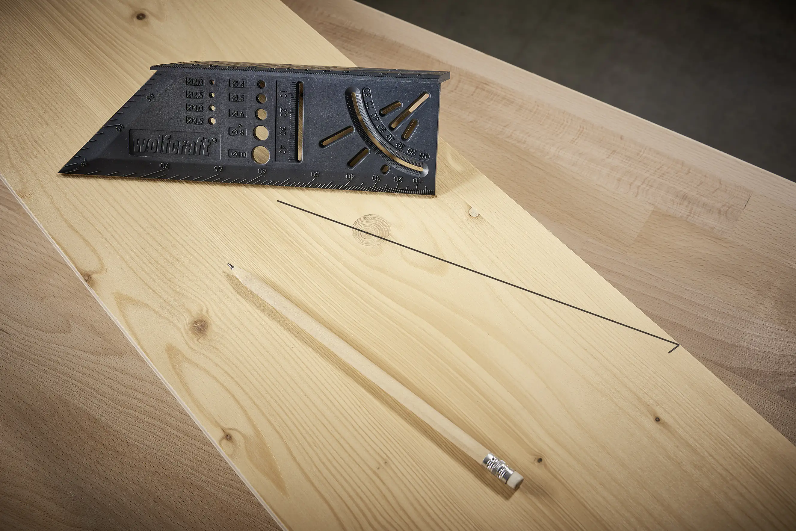 Wolfcraft 3D-Gehrungswinkel 45° und 90° als Streichmaß für paralle Linien