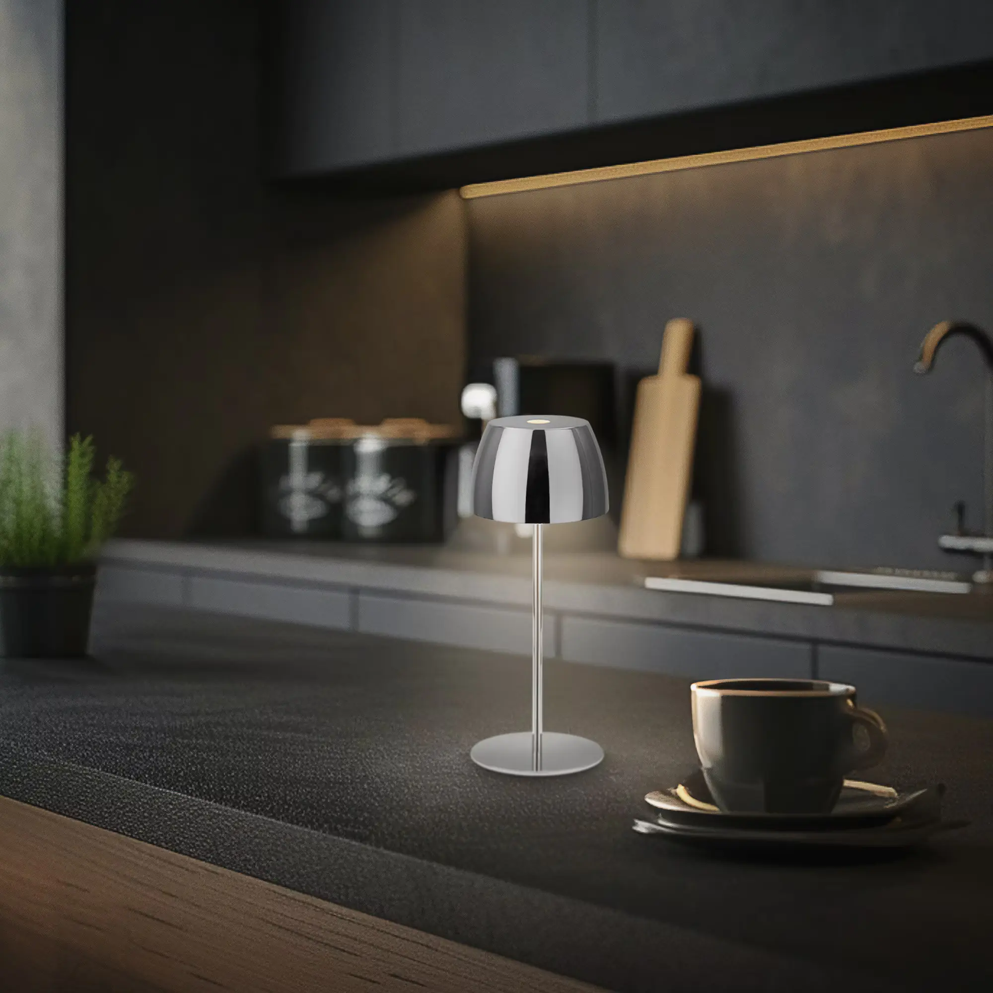 Brilloner LED-Tischlampe Serina unplugged 2,5W, dimmbar, IP44, chrom