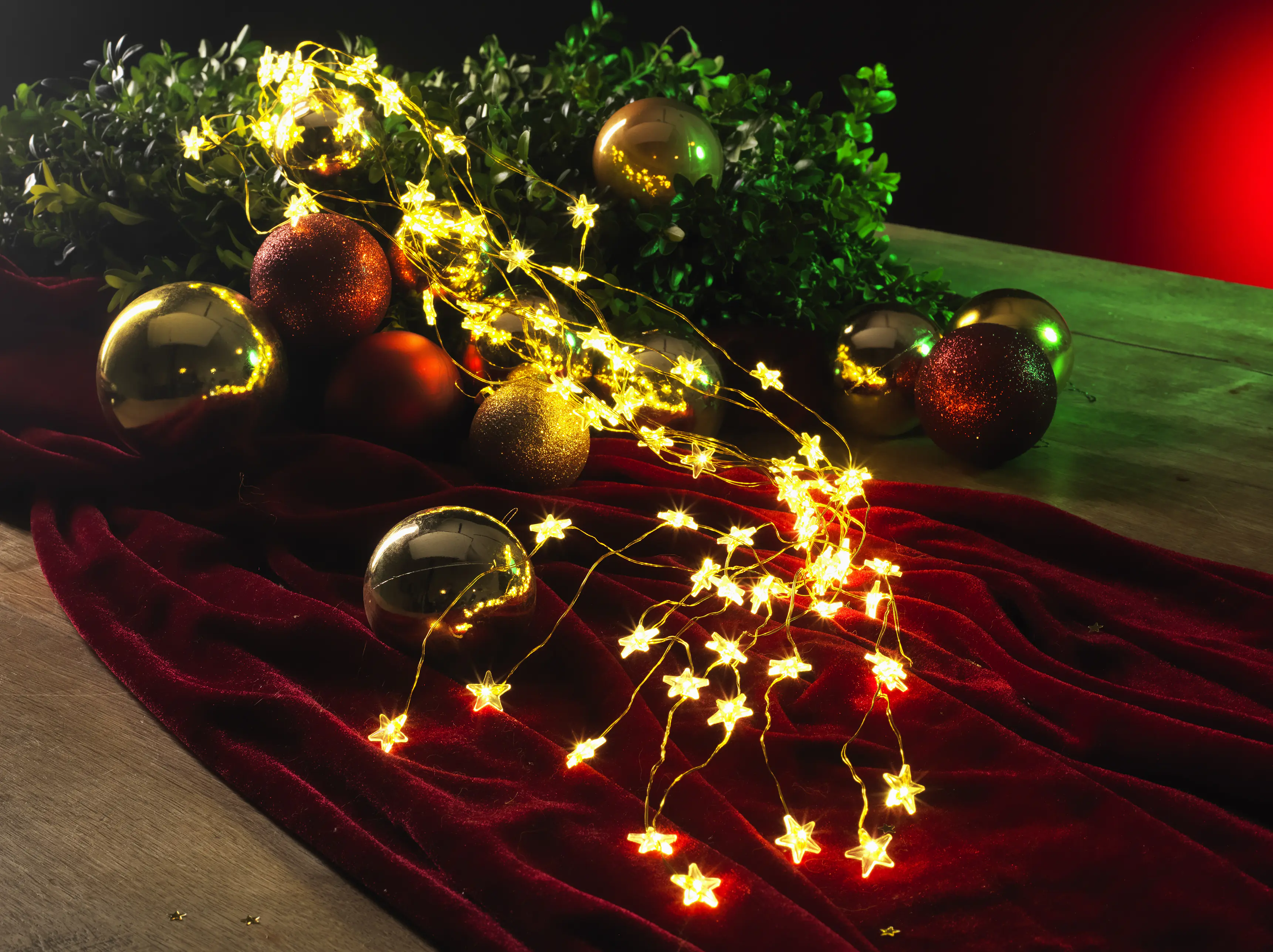 Konstsmide LED Sternenlametta gold 10 Stränge à 9 Dioden warmweiß