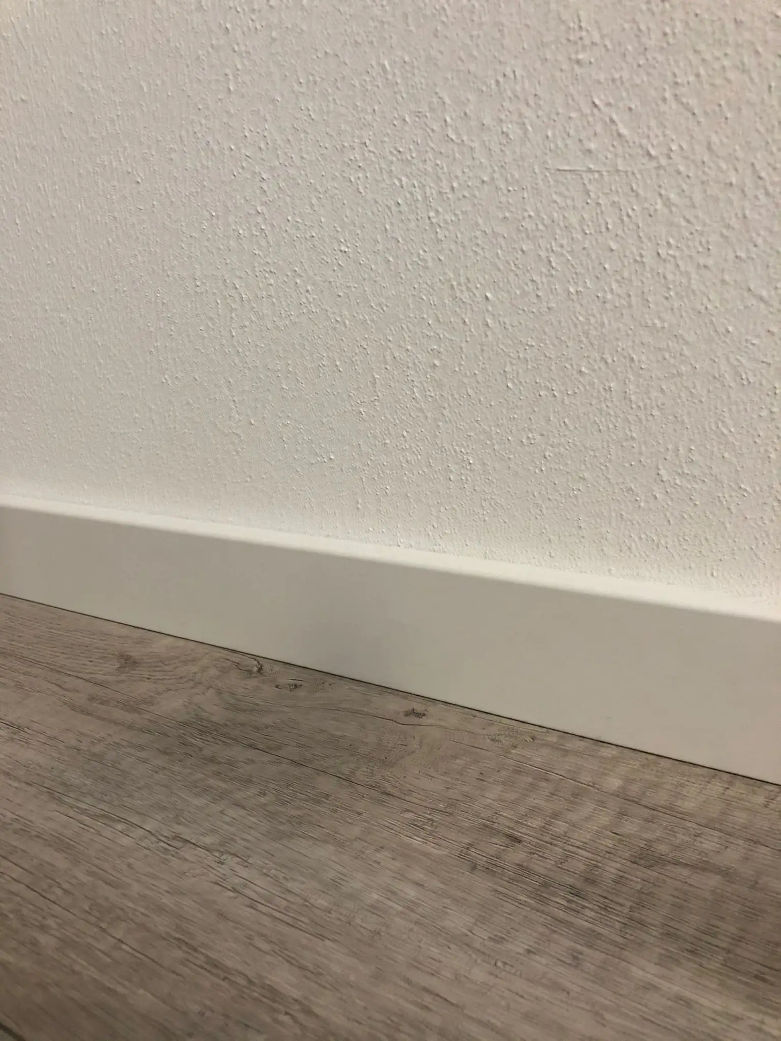 FN Neuhofer Fußleiste 220 cm 60 x 11 mm weiß