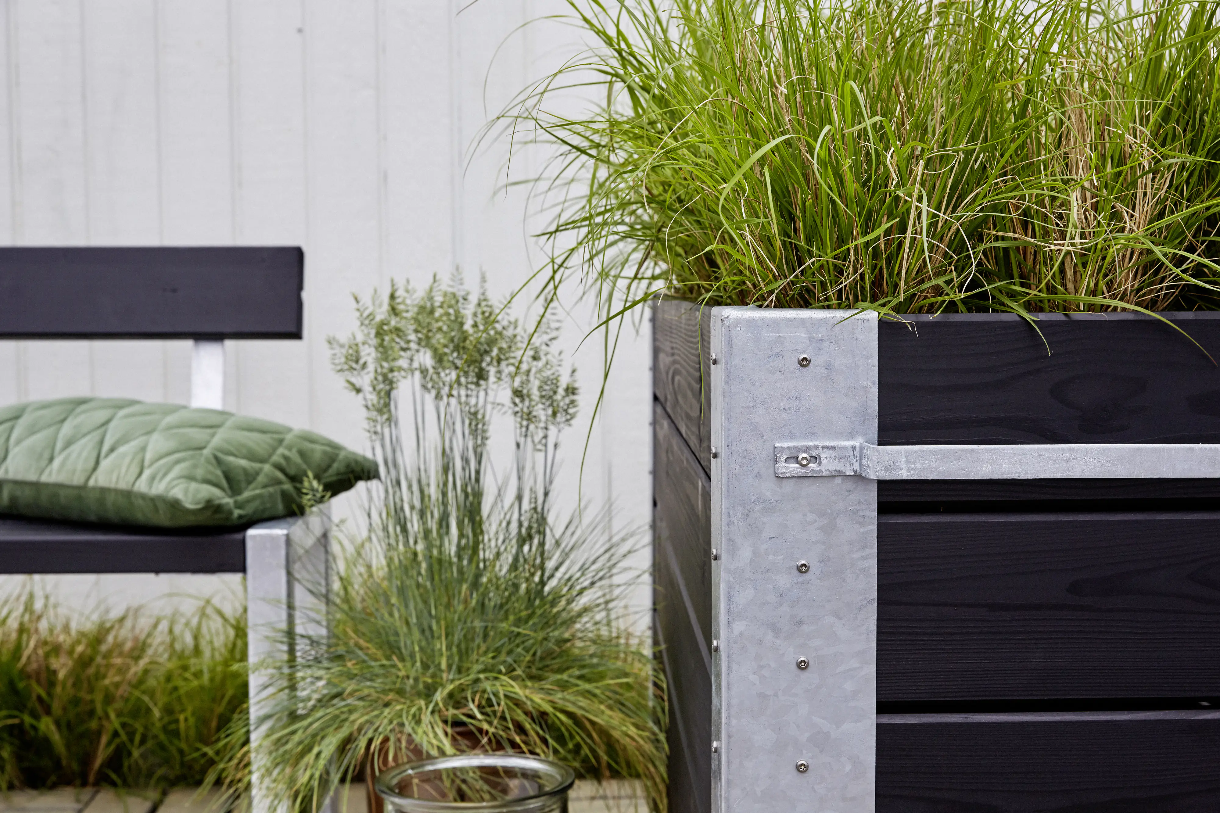 Plus Blumenkasten Cubic mit Räder Druckimprägniert RAL 9005 Schwarz