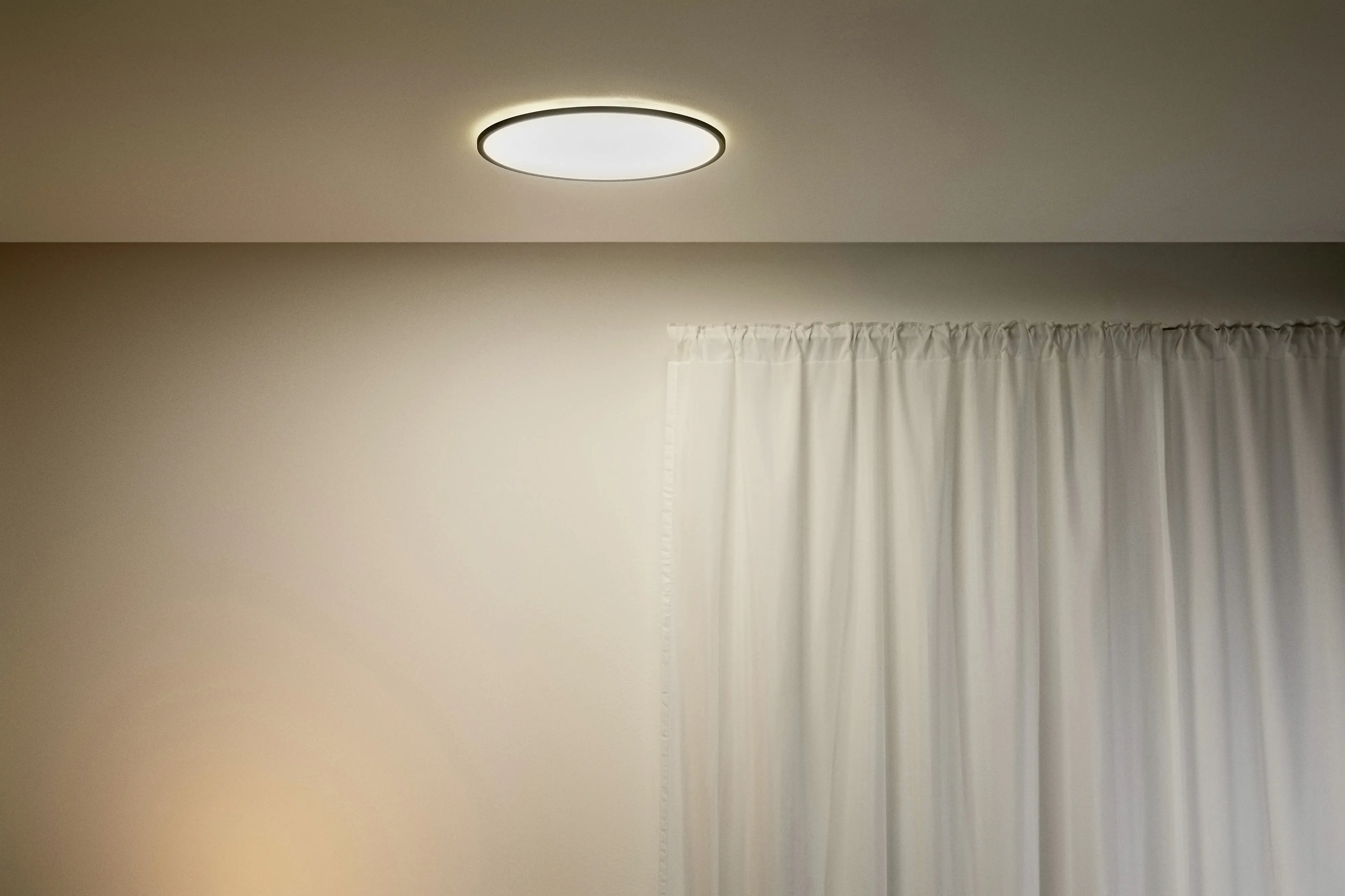 WIZ LED-Deckenleuchte SuperSlim 43 x 2 cm 22W warmweiß bis kaltweiß smart schwarz