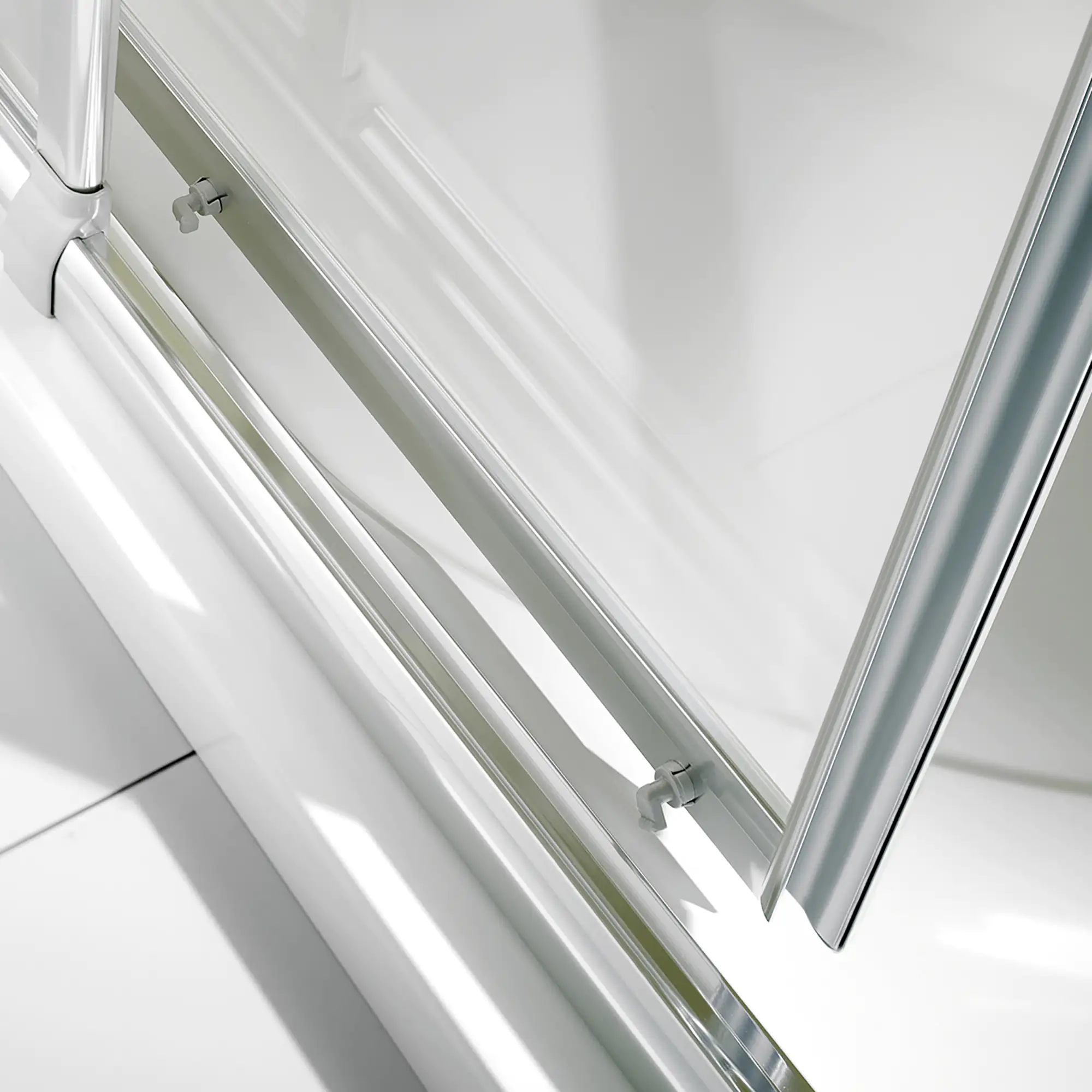 Breuer Fara 4 Eckeinstieg Schiebetür 4-teilig 80-90 cm breit, H: 185 cm, weiß, Klarglas hell