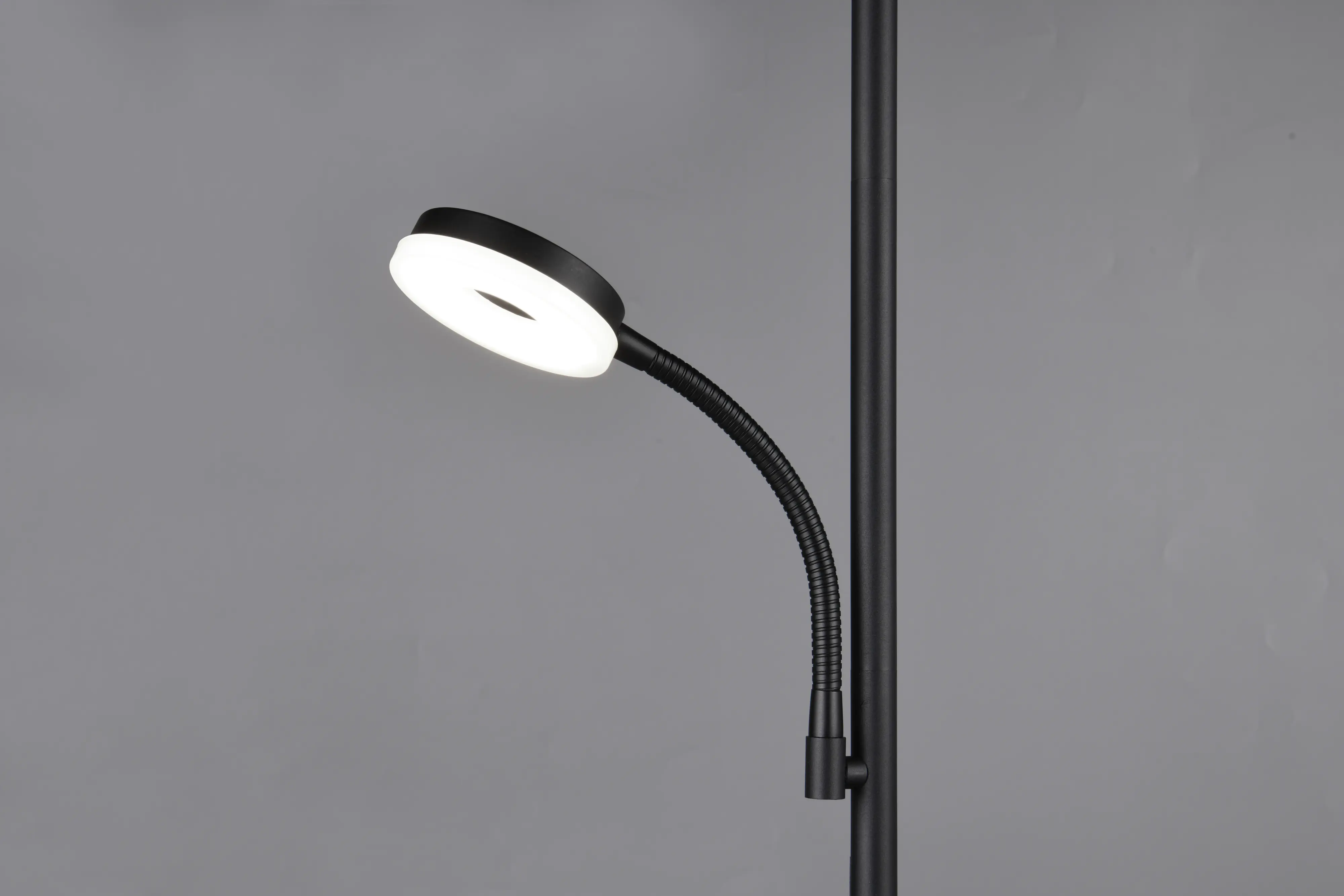 Trio LED Stehleuchte Specter 17 + 4,5 W schwarz matt
