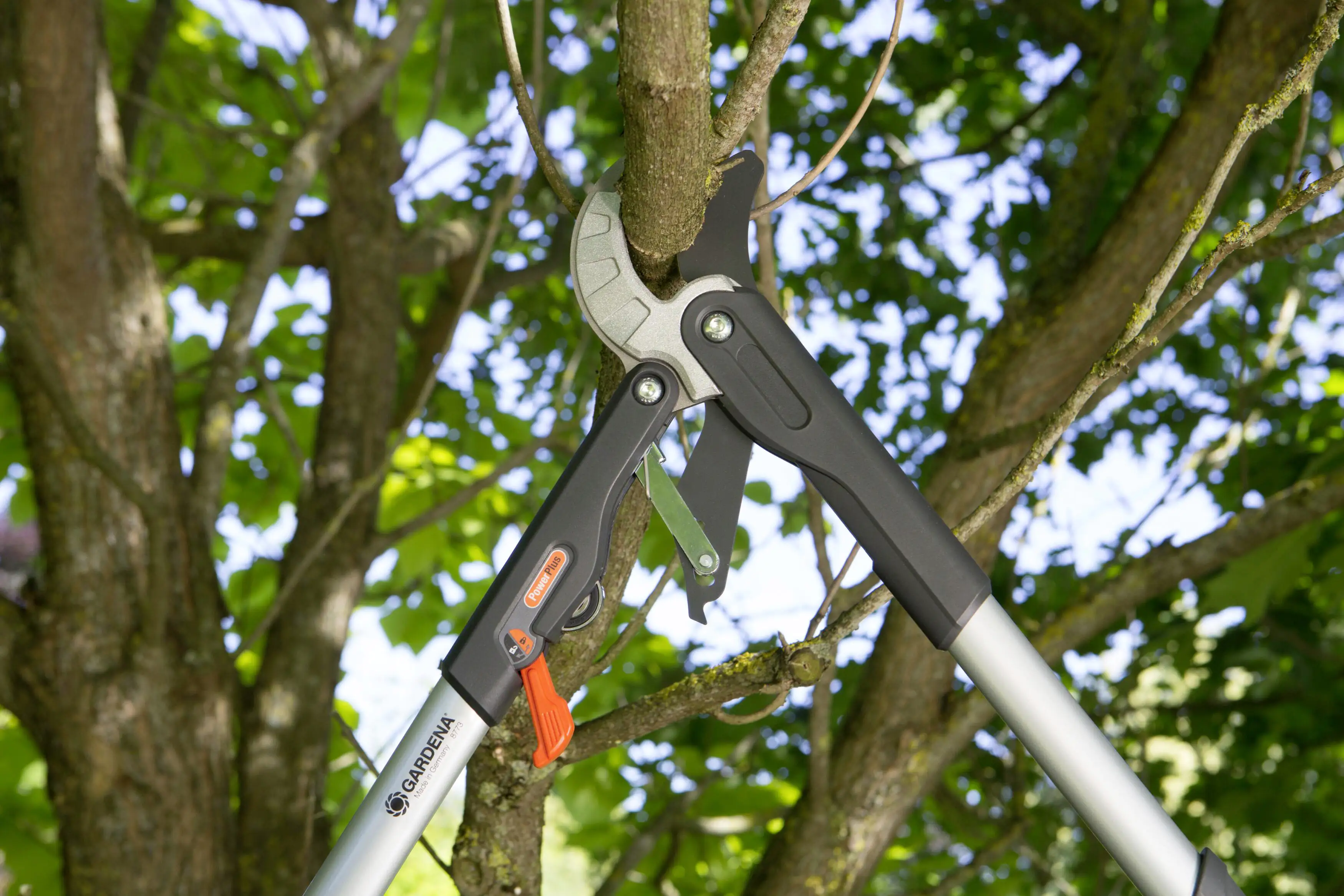 Gardena Ratschen-Astschere Comfort SmartCut bis zu Ø 45 mm Schnittstärke