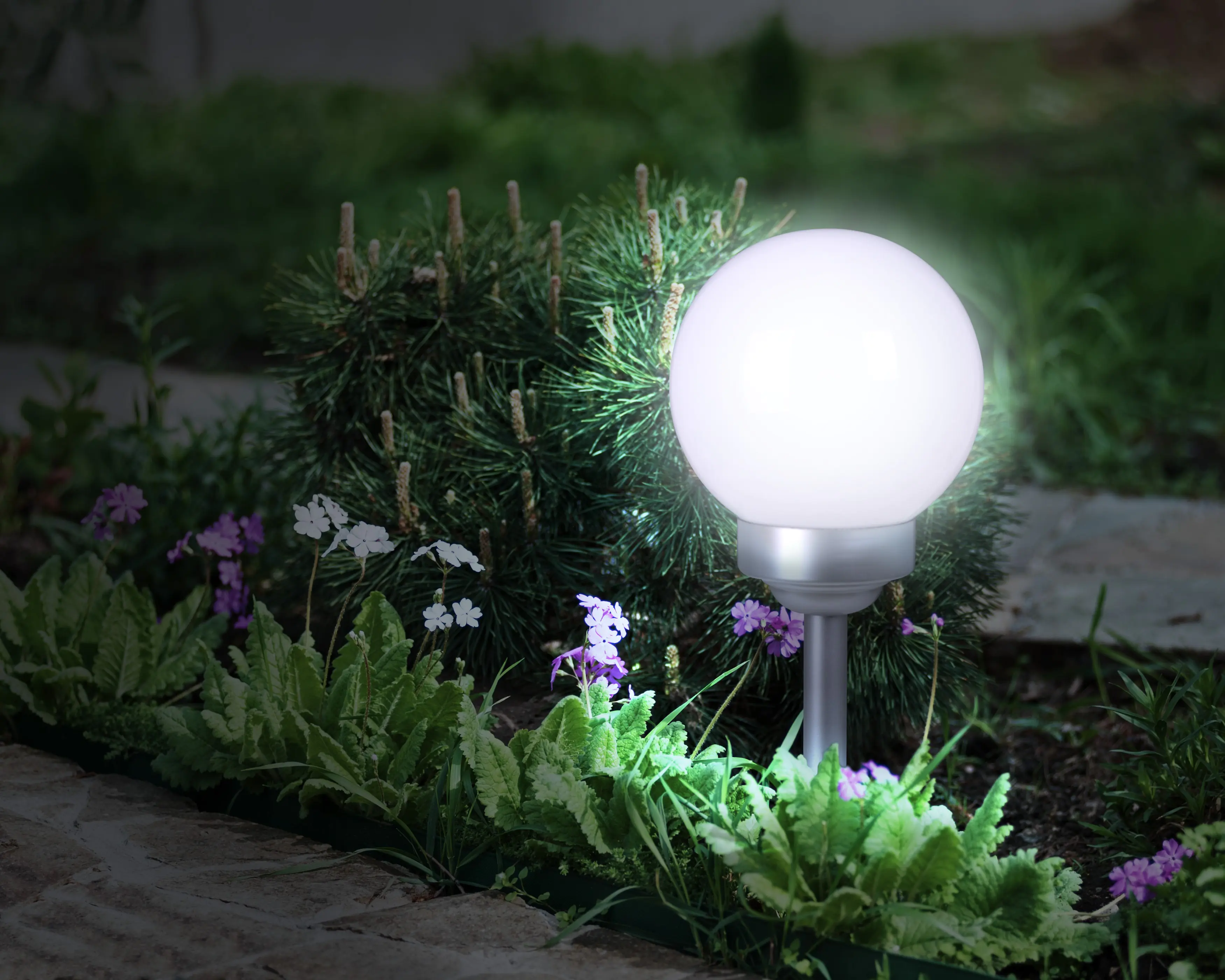 Light & More LED Solarleuchte Ball weiß Ø 20 cm kaltweiß