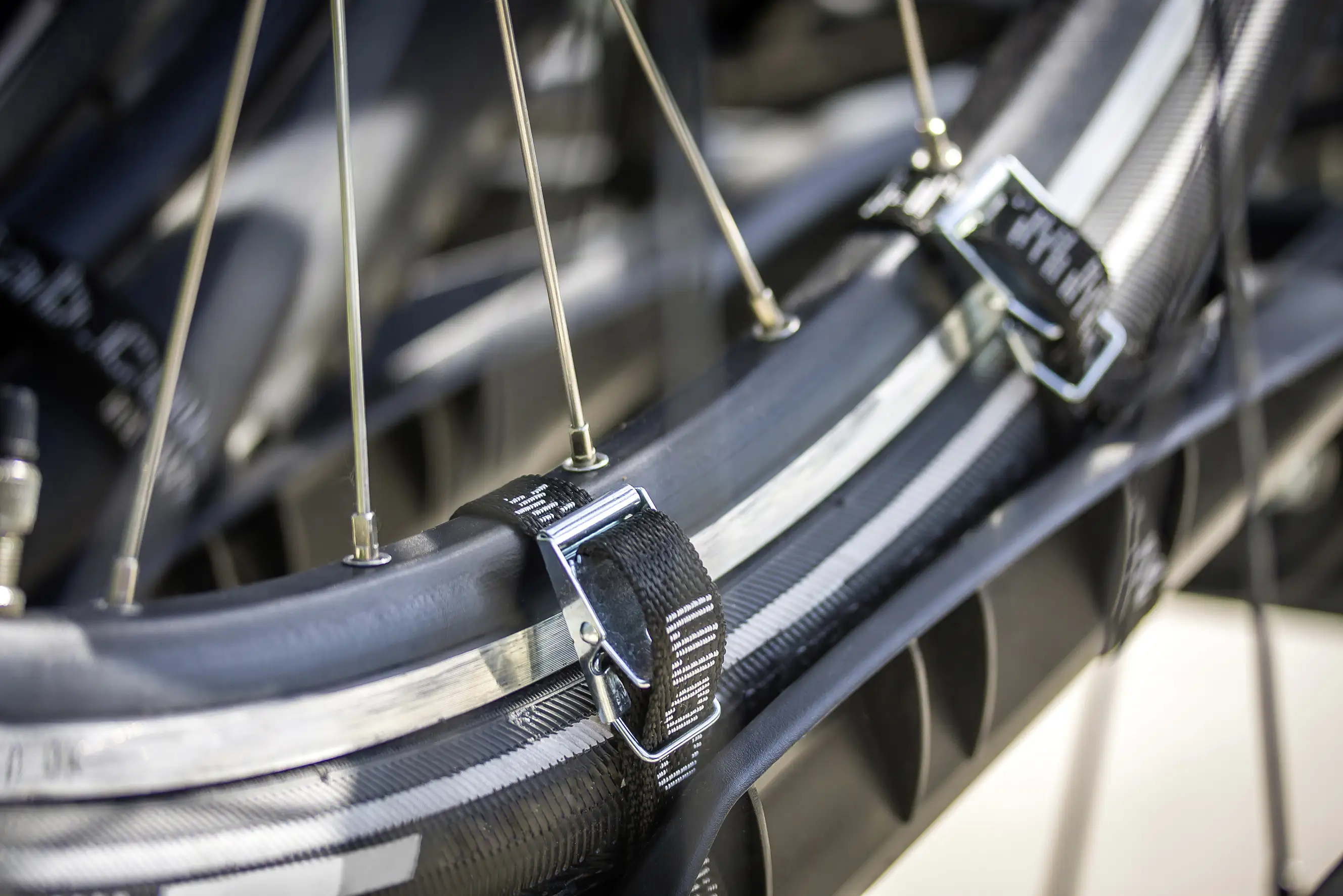 EUFAB Fahrradheckträger Amber IV für 4 Fahrräder abklappbar