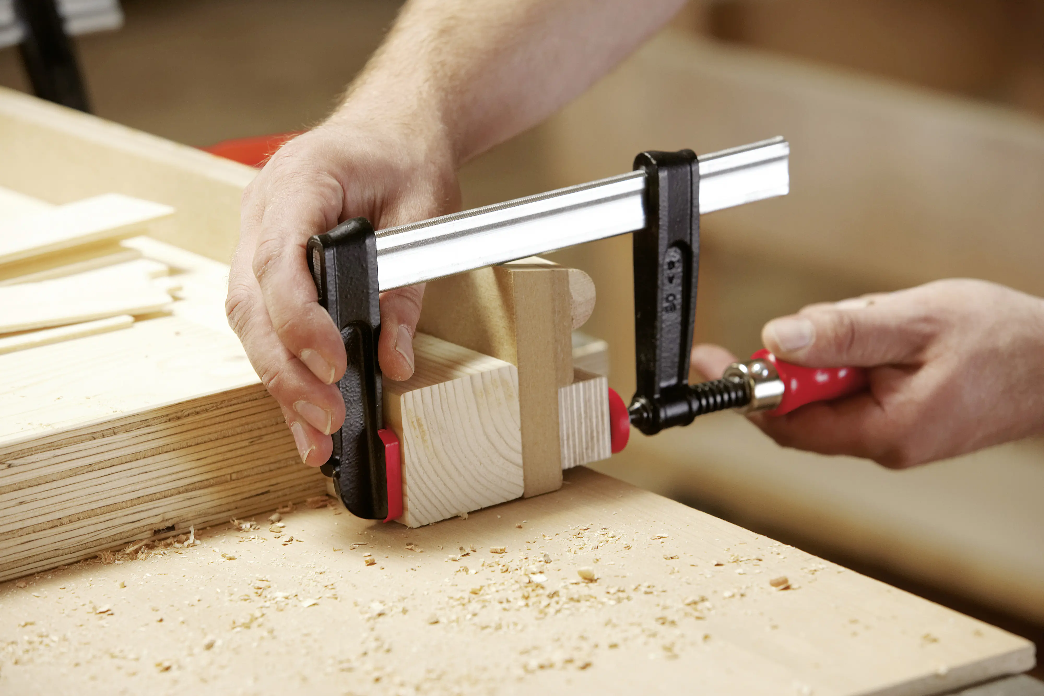 Bessey Tempergusszwinge mit Schutzkappen