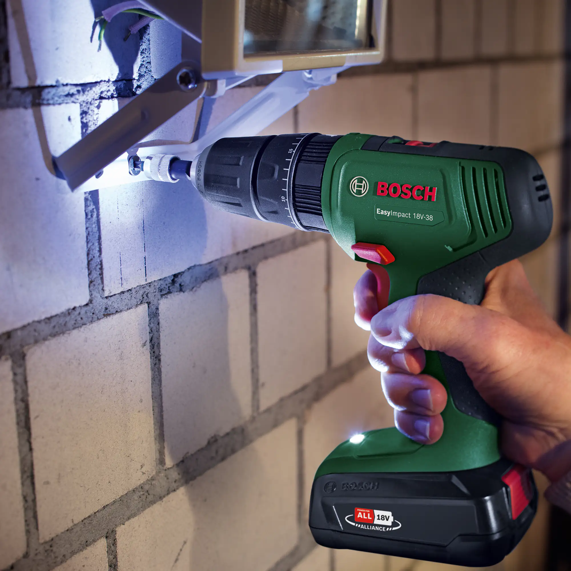 Bosch Akku-Schlagbohrmaschine EasyImpact 18V-38 inkl. Akku und Ladegerät