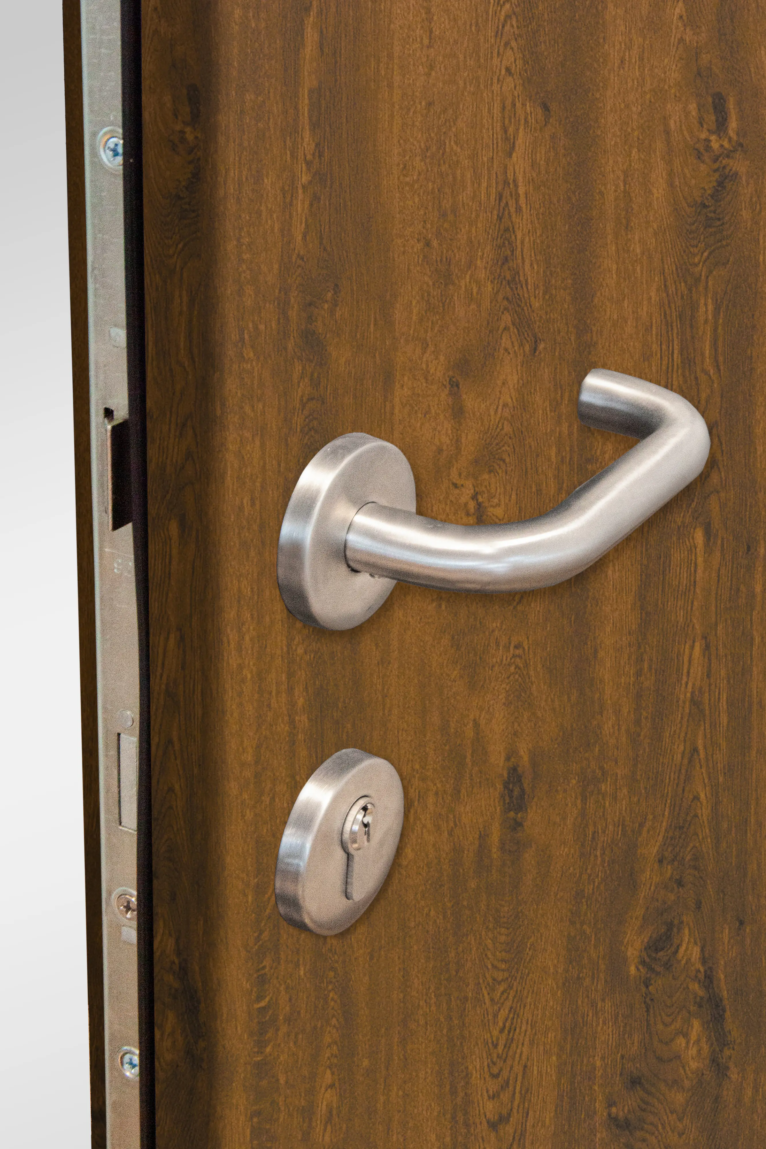 Splendoor Haustür Passivedoor Premium B01 Nussbaum DIN Links 100 x 210 cm