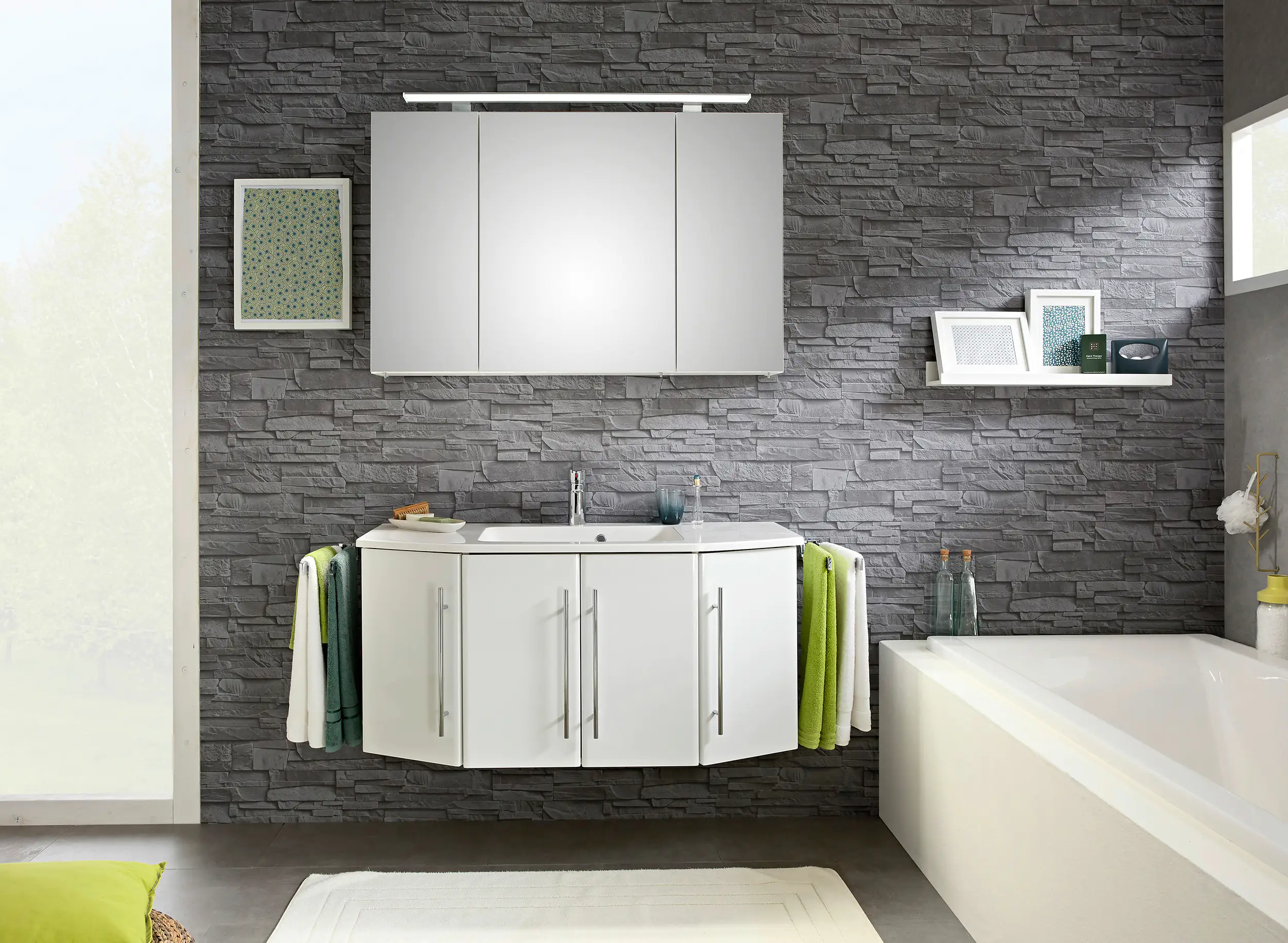 Pelipal Badblock Kiel mit Mineralmarmor-Waschtisch + LED-Aufsatzleuchte 112 cm
