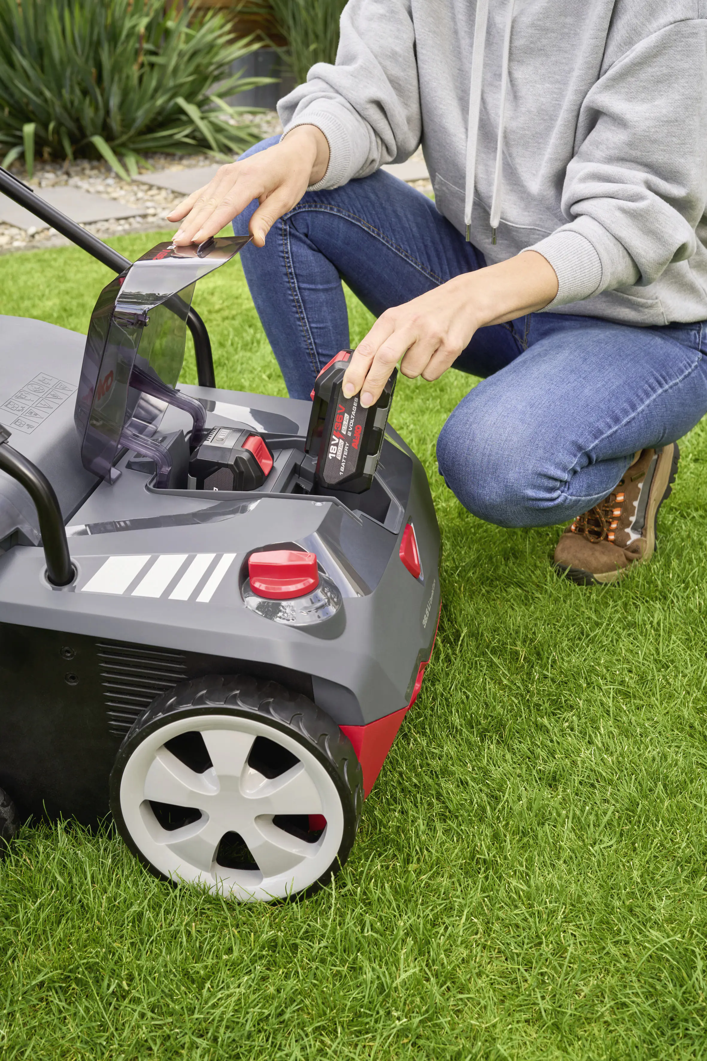 AL-KO Akku-Vertikutierer 38.6 Li Combi Care 18 V/36 V Solo 38 cm Arbeitsbreite bis 400 m²