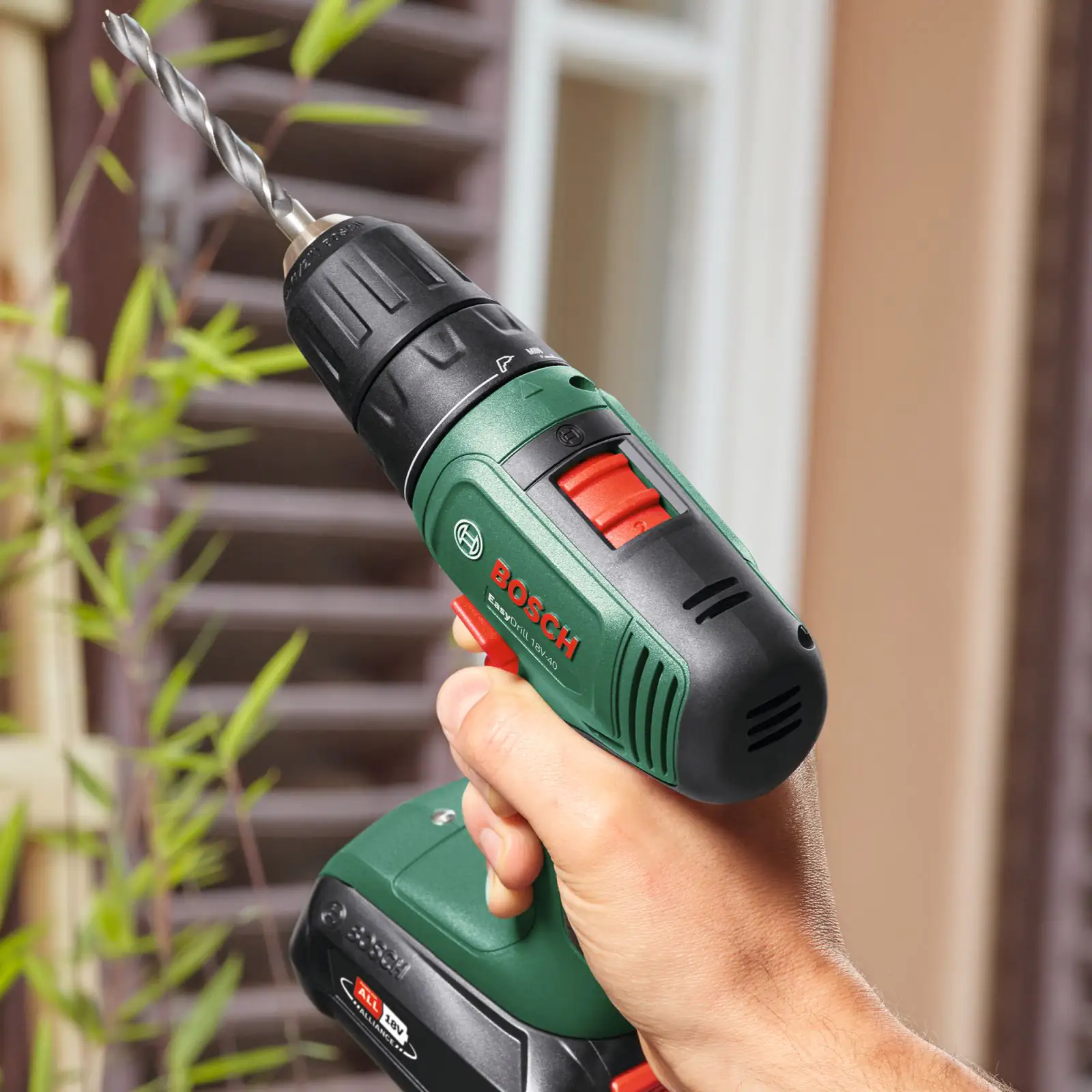 Bosch Akku-Bohrschrauber EasyDrill 18V-38 2,0 Ah mit Akku & Ladegerät