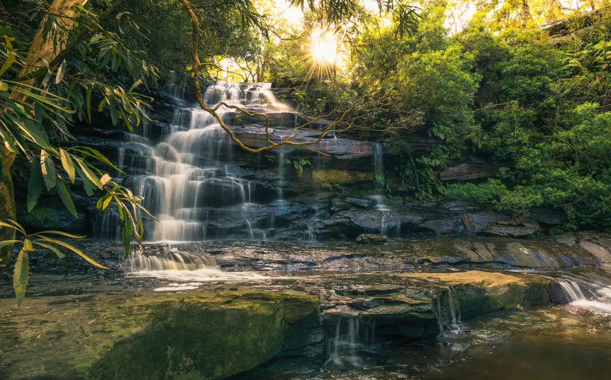 Komar Vlies Fototapete Golden Falls 450 x 280 cm 