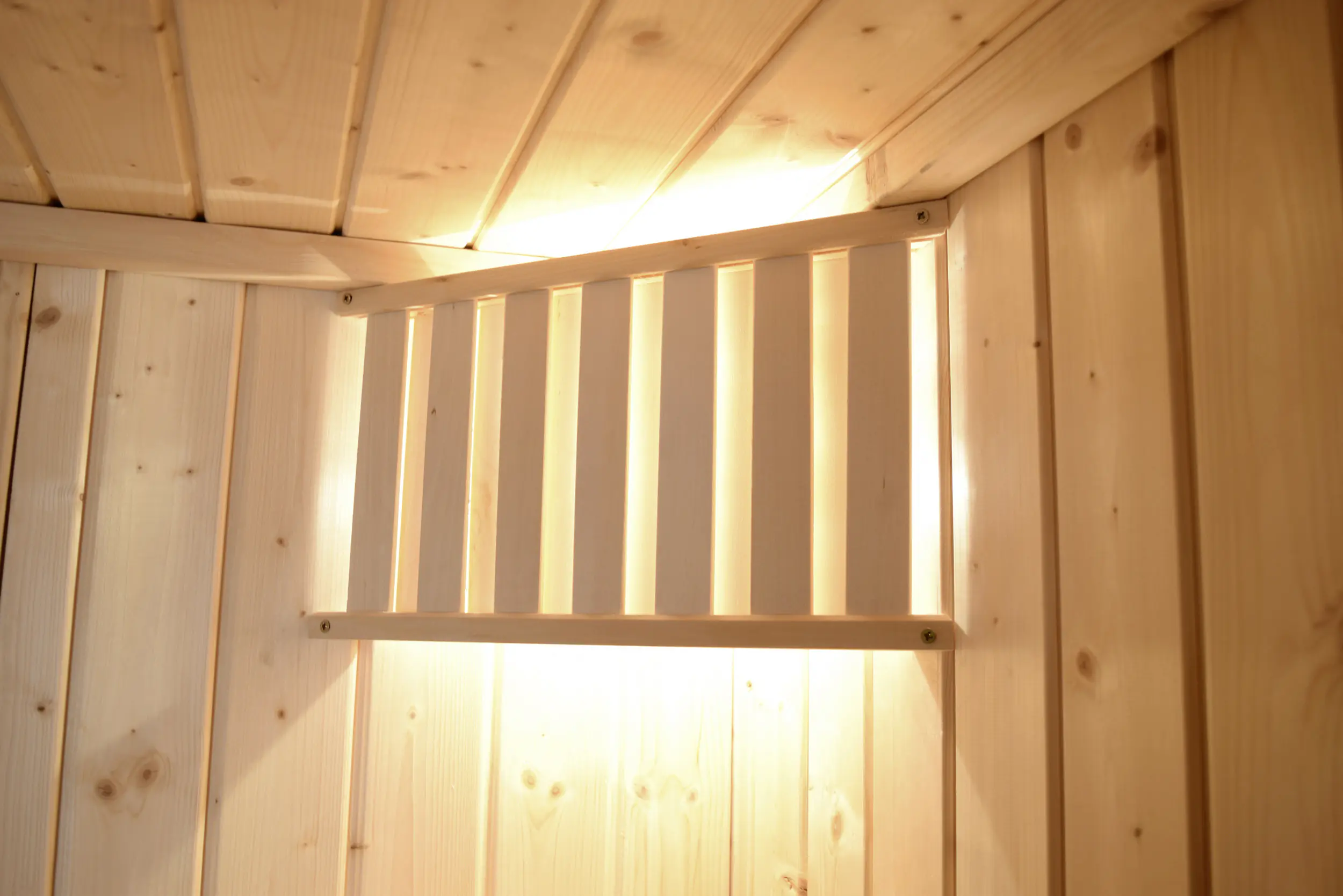 Weka Massivholzsauna Valida Eck 1 Sparset mit Saunaofen