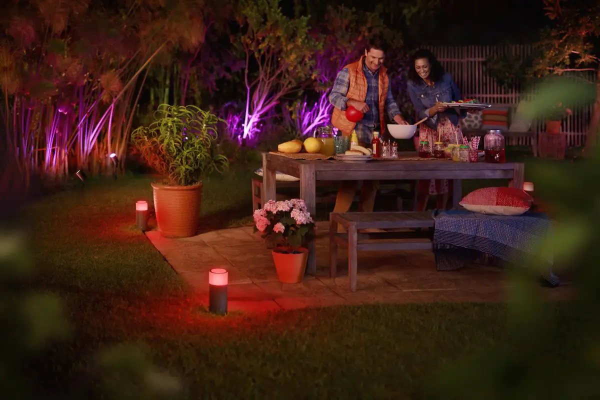 Philips Hue LED Sockelleuchte White & Color Ambiance Calla Erweiterung