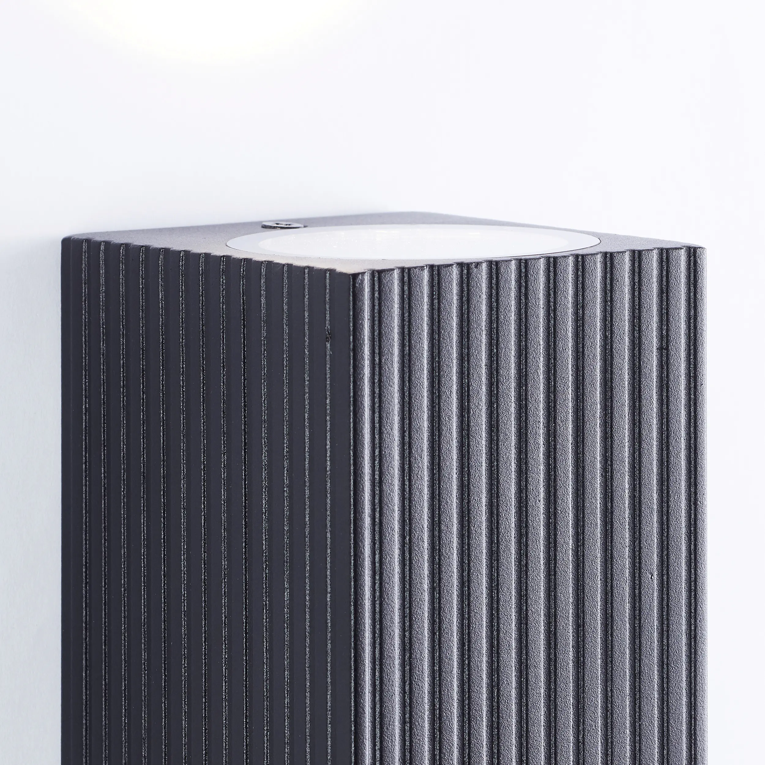 Brilliant Außenwandleuchte Jelani 16,5 x 7,8 cm schwarz