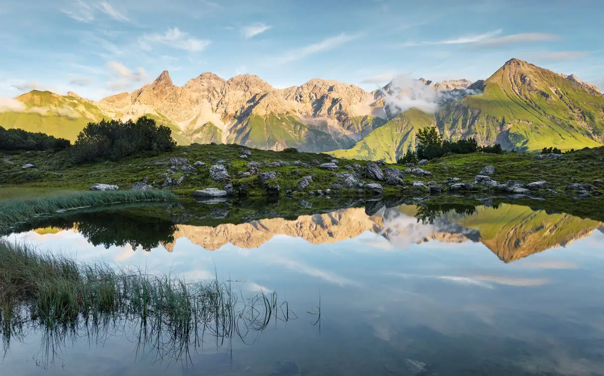 Komar Vlies Fototapete Allgäu Spiegel 450 x 280 cm 