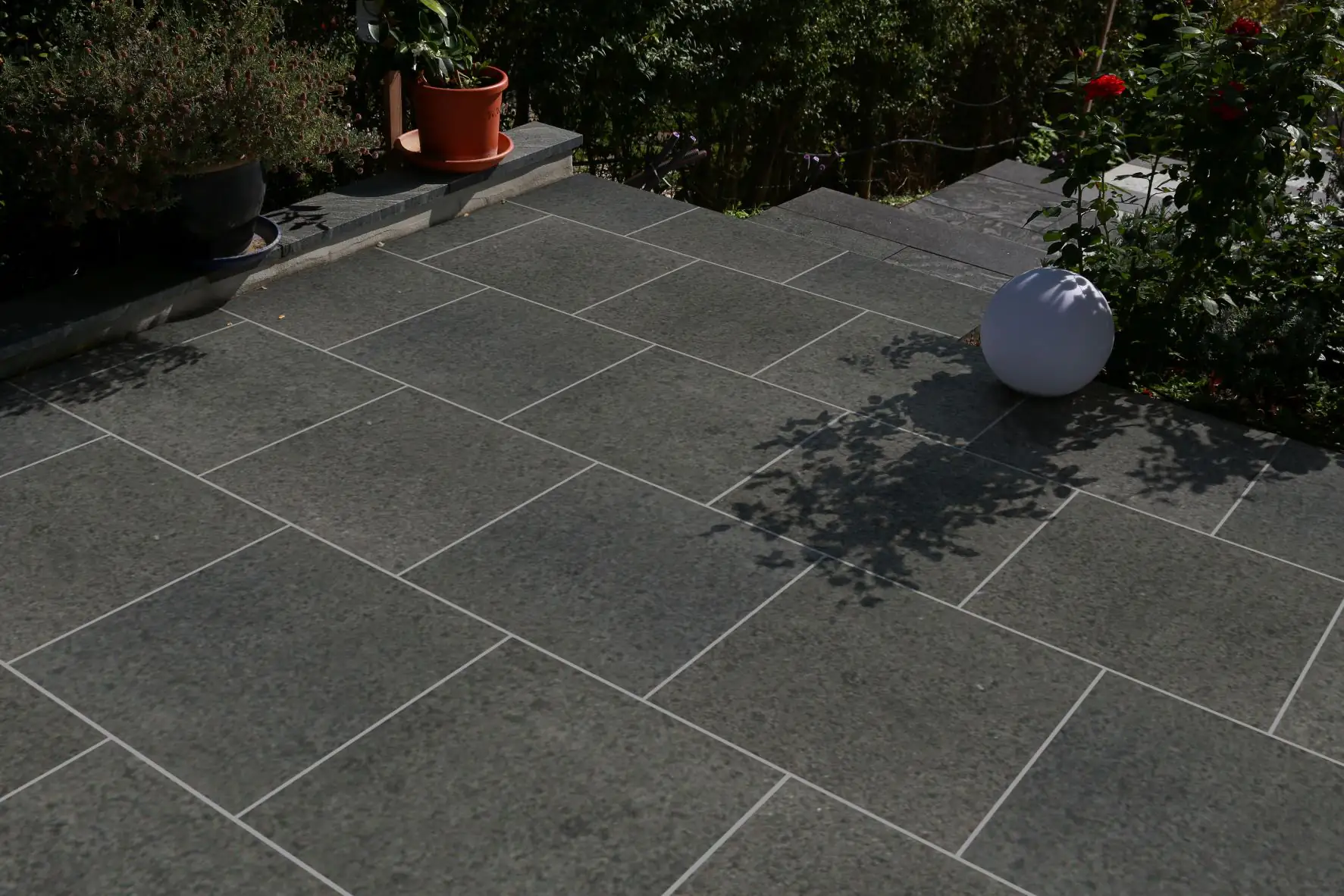 TrendLine Terrassenplatte Carbon Black 60 x 60 x 2 cm schwarz