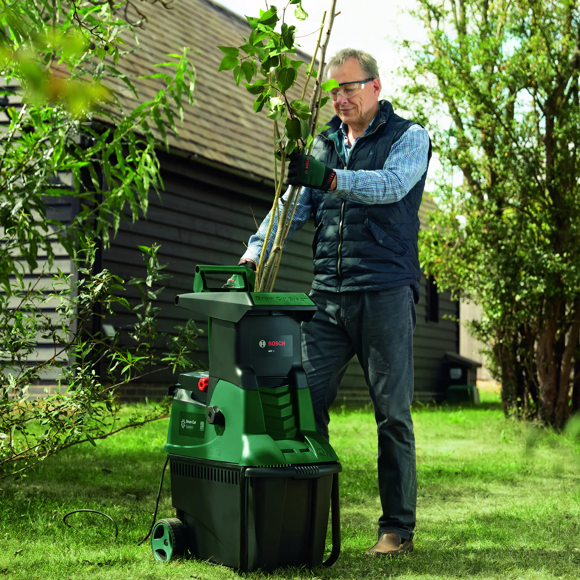Bosch Häcksler AXT 25 D 2500 Watt