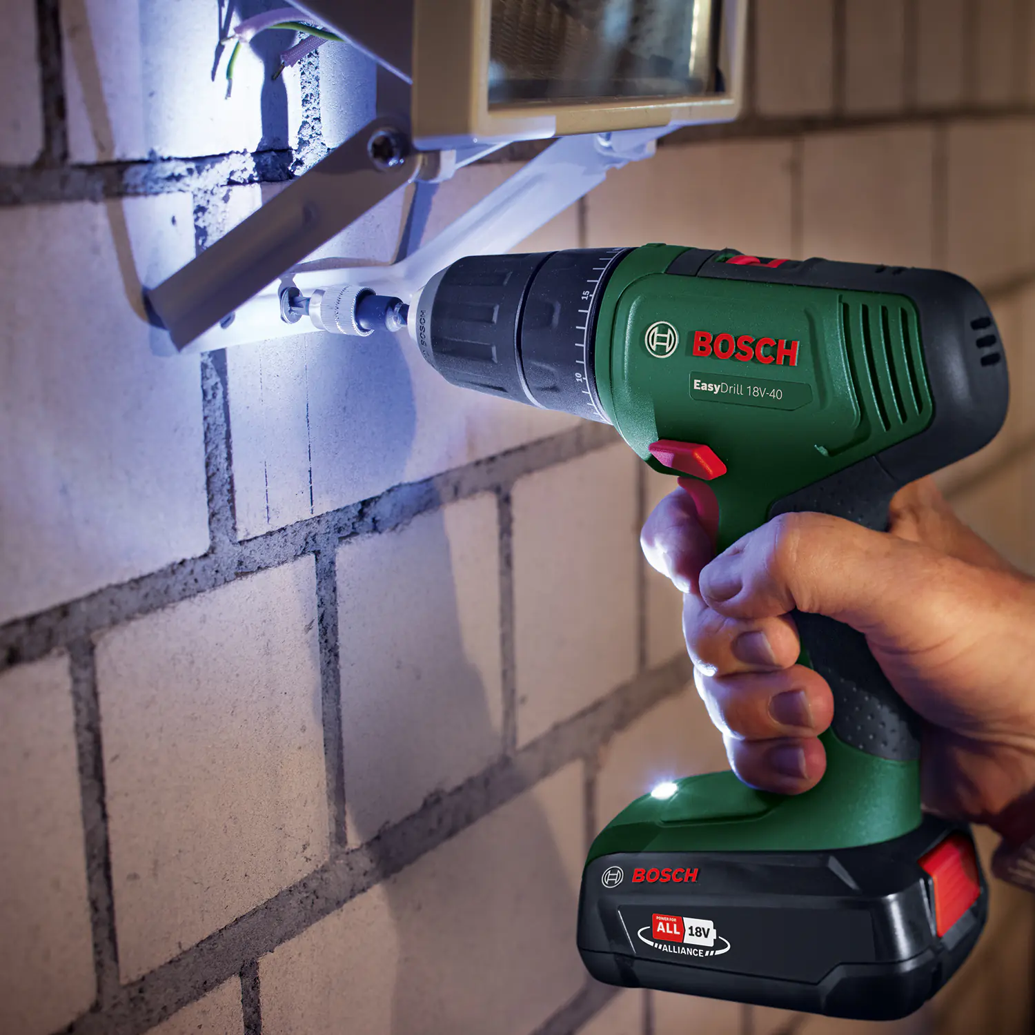 Bosch Akku-Schrauber EasyDrill 18V-40 2,0-Ah-Akku & Ladegerät