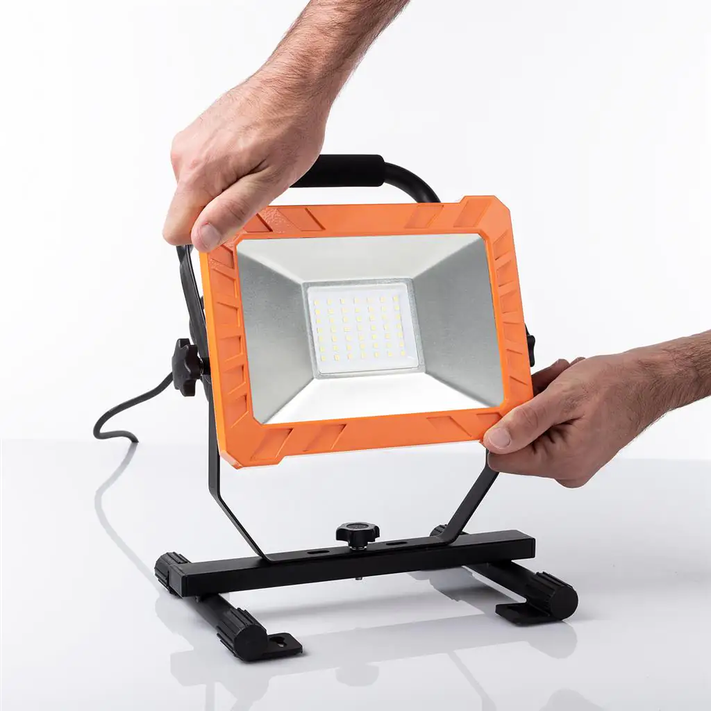 Smartwares LED Arbeitsleuchte mit Bügel 50 W, 5500 lm, Kabel 2,5 m