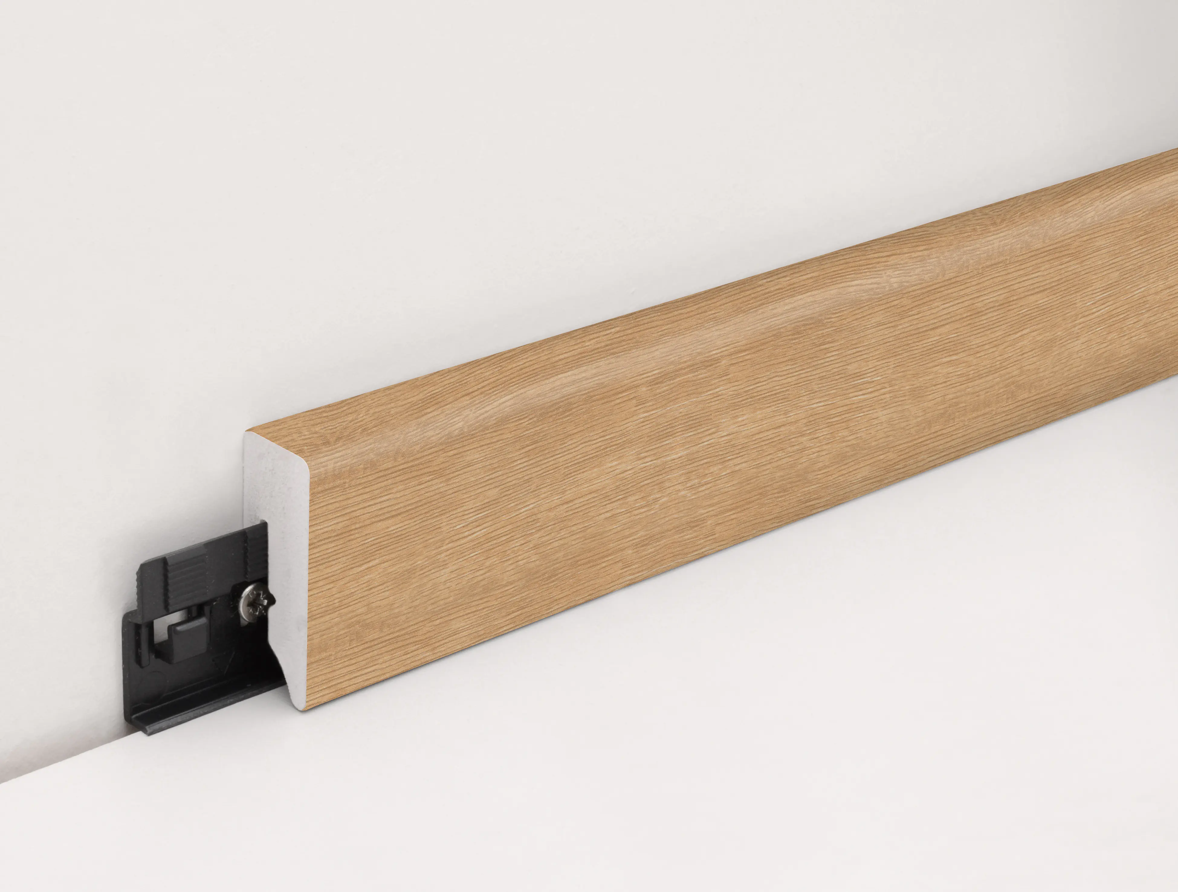 Neuhofer Fußleiste 240 cm 38,5 x 15 mm Eiche nova infinity