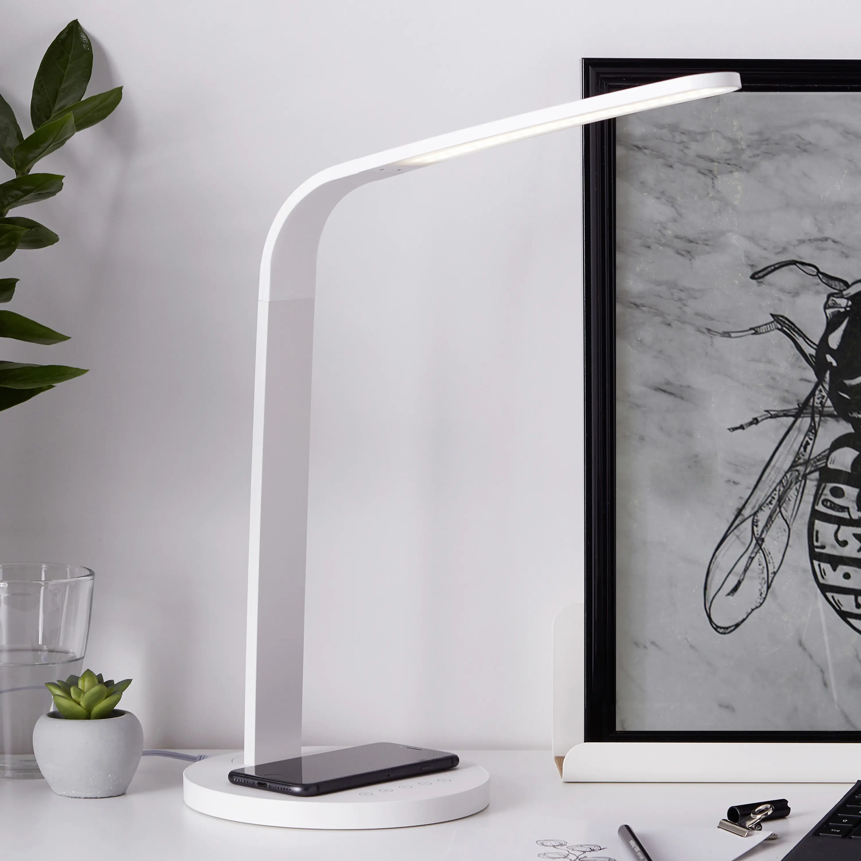 Brilliant LED Tischleuchte Idelle weiß 6 W dimmbar warmweiß-kaltweiß