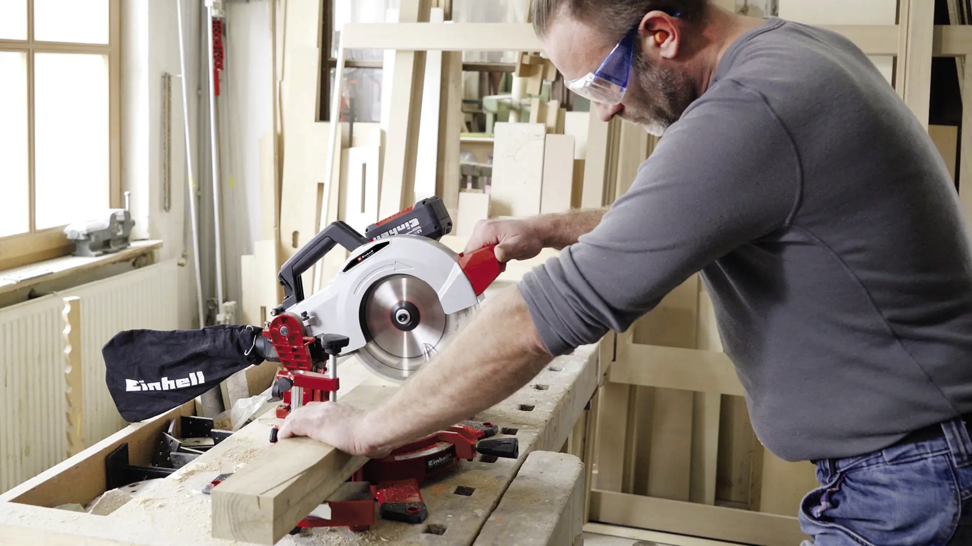 Einhell Expert Akku-Kappsäge TE-MS 18/210 Li Solo 18 V