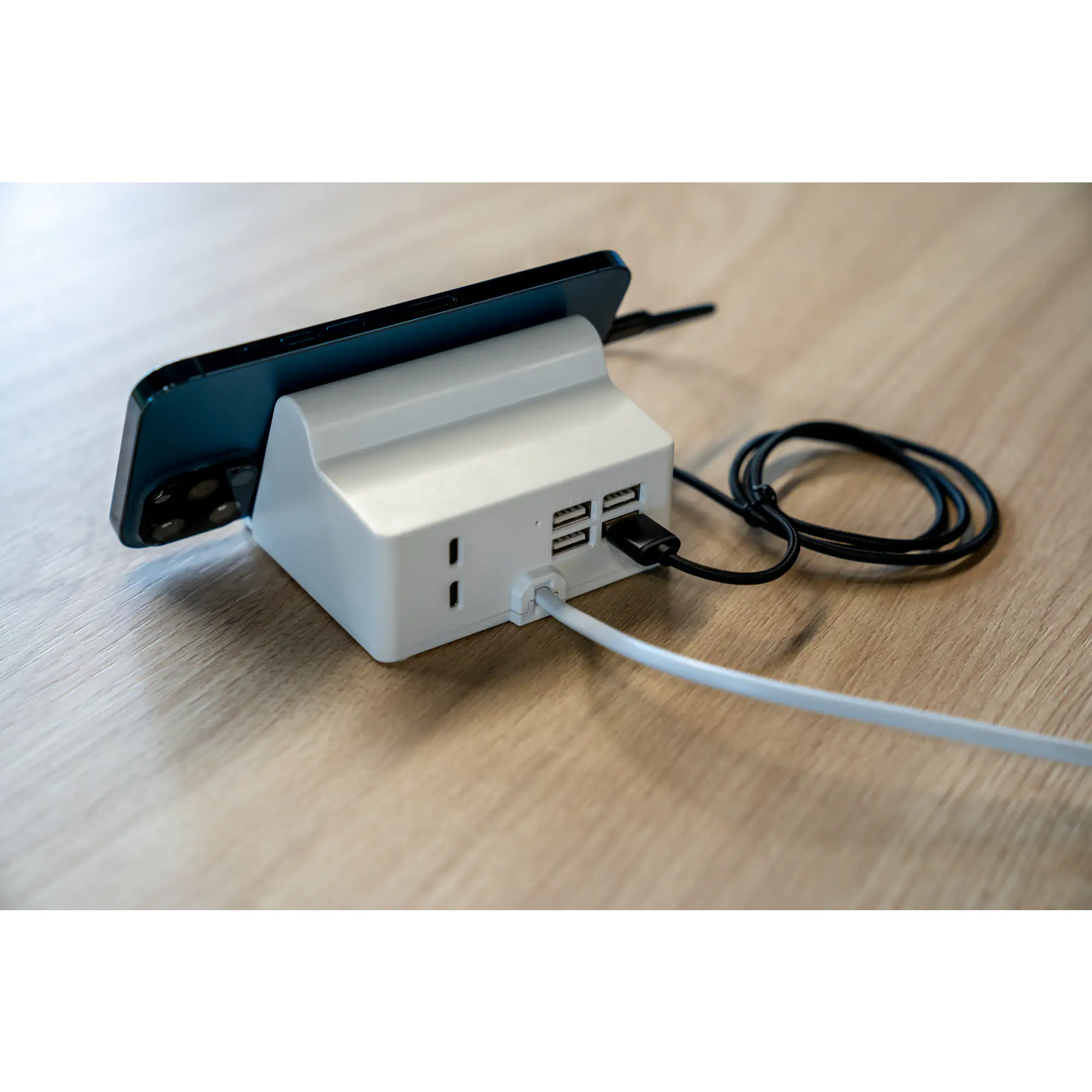 Unitec USB Ladestation A + C mit Halter, 4+2