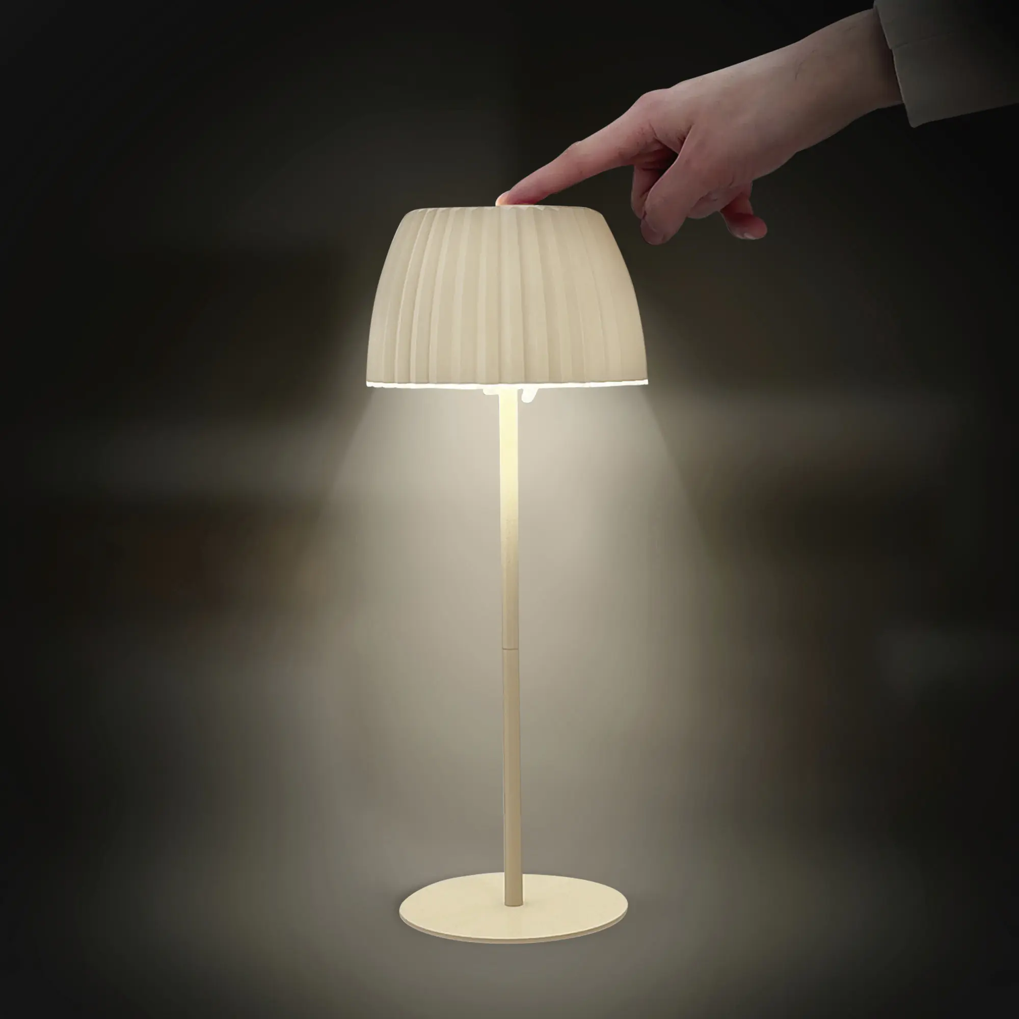 Briloner LED-Tischleuchte Riffle mit Akku beige dimmbar