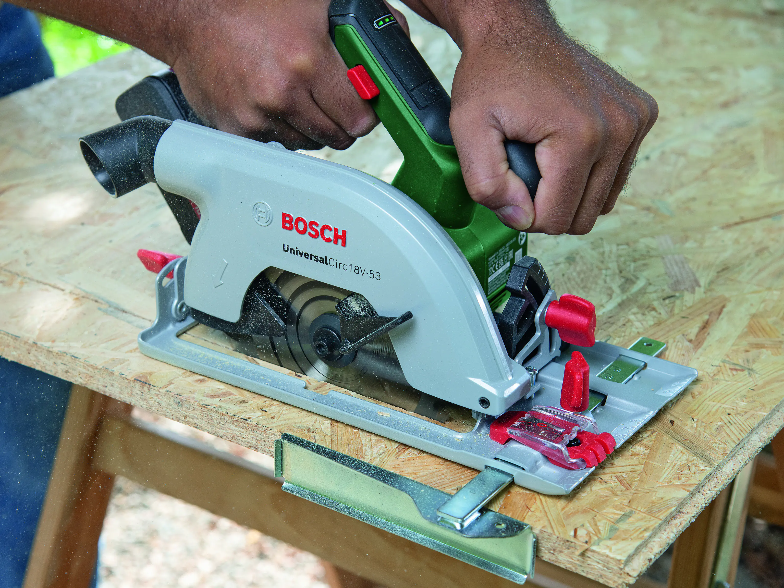Bosch Akku-Kreissäge UniversalCirc 18V-53 Solo